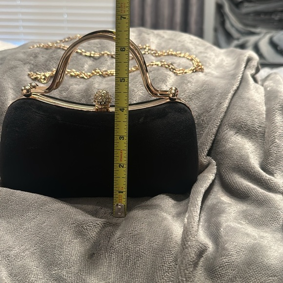 Velvet hard case baby purse with removable chain strap - Picture 6 of 8